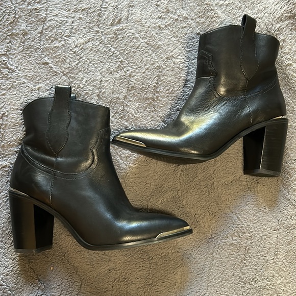 Steve Madden - Picture 8 of 10